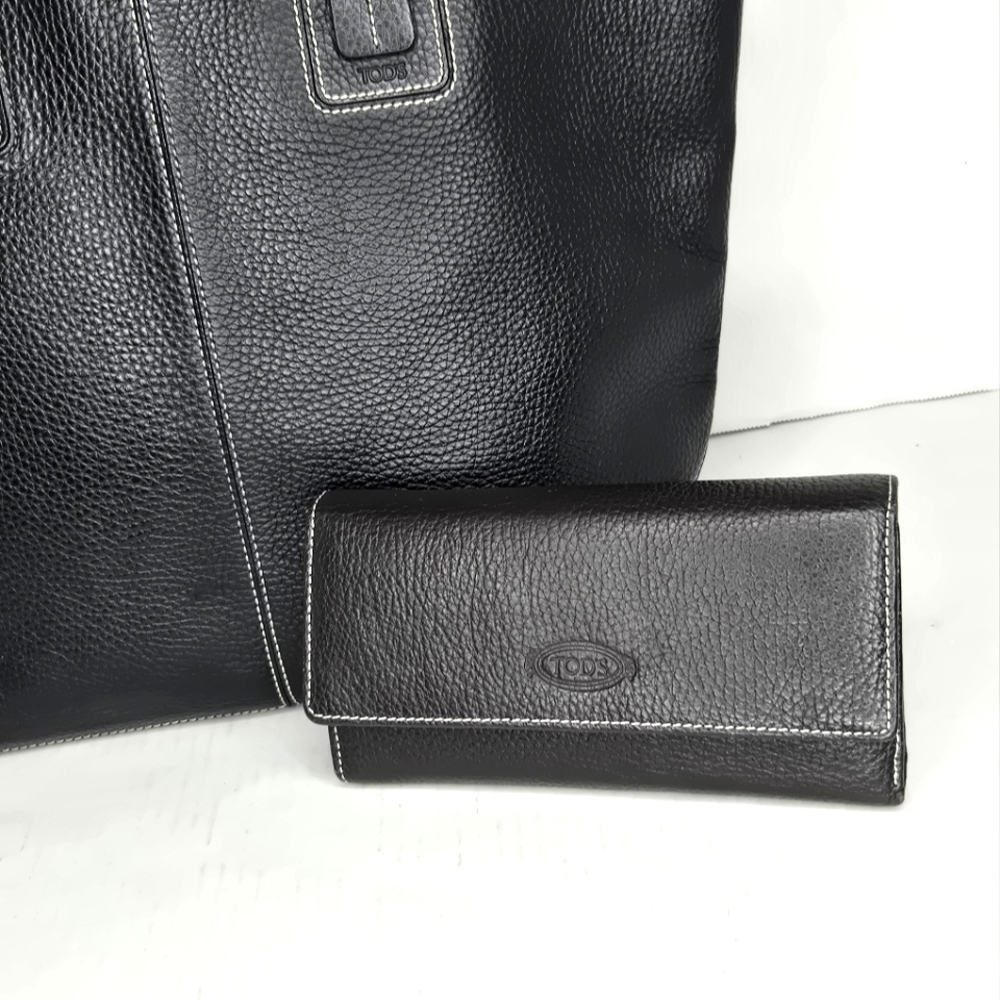 Authentic Tod's Black Leather Tote Handbag. Large. - Picture 9 of 13